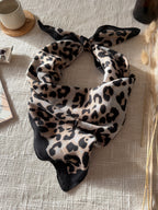 Foulard léopard effet coton