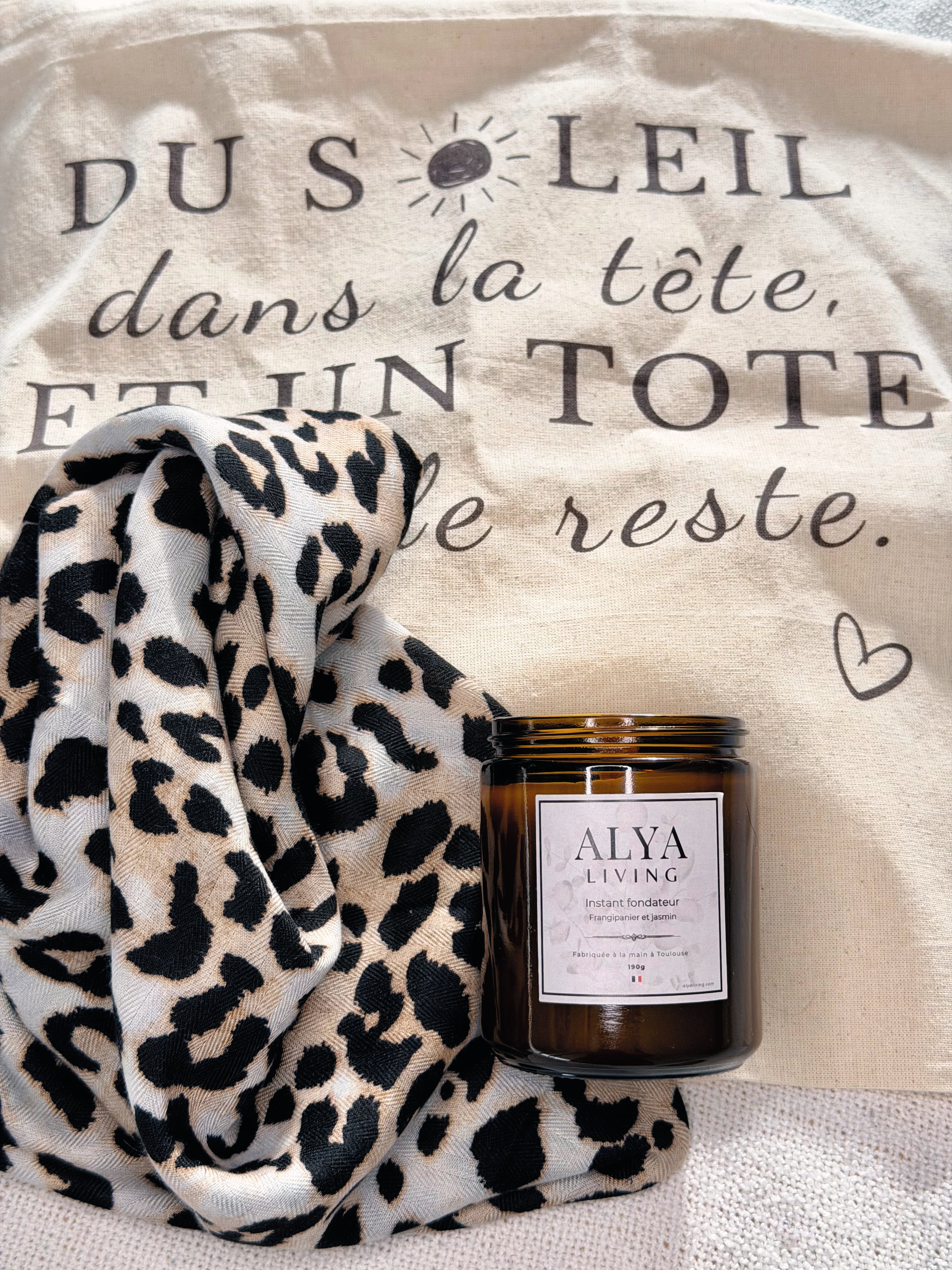 coffret alya lving bougie parfumée parfum de grasse main made in France tote bag coton foulard coton